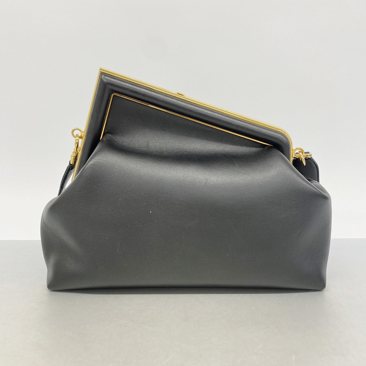【6hc1832】フェンディ ショルダーバッグ ファースト レザー ブラック ゴールド金具【中古】レディース