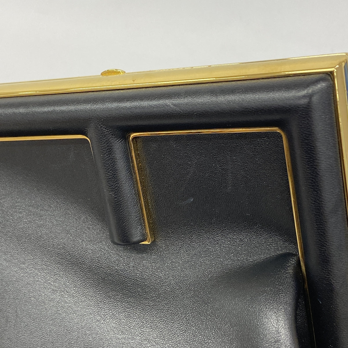 【6hc1832】フェンディ ショルダーバッグ ファースト レザー ブラック ゴールド金具【中古】レディース