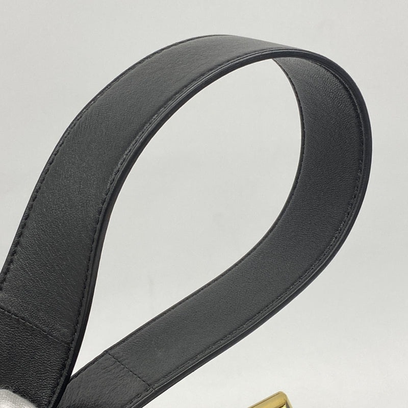 【6hc1832】フェンディ ショルダーバッグ ファースト レザー ブラック ゴールド金具【中古】レディース