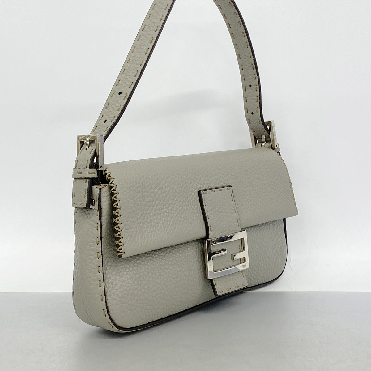 【6hc1834】フェンディ ハンドバッグ セレリア マンマバケット レザー グレー シルバー金具【中古】レディース