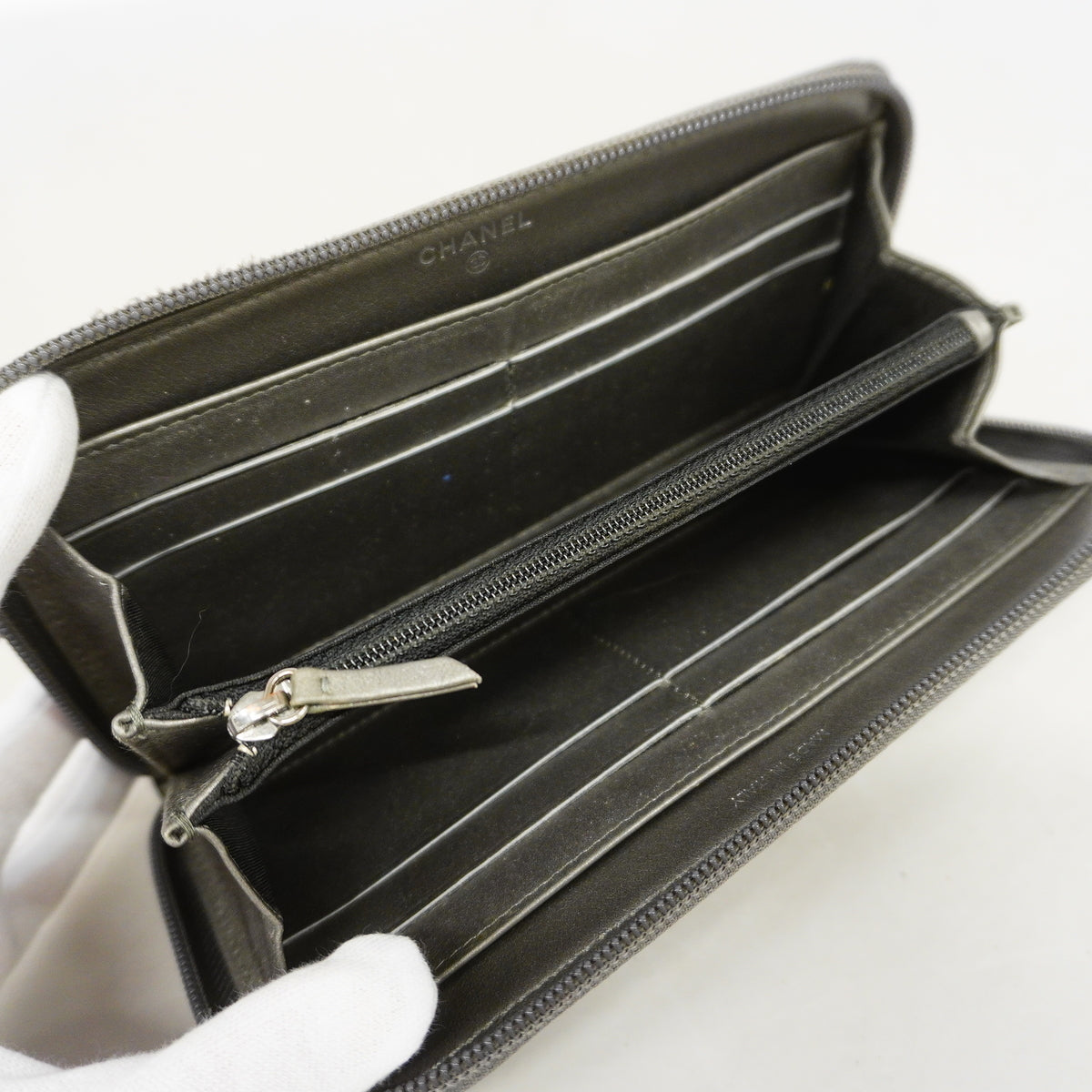 【6hc1922-k】シャネル 長財布 キャビアスキン ブラック グレー シルバー金具【中古】メンズ レディース ユニセックス