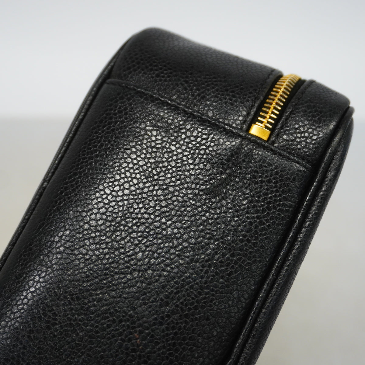 【6hc1945-k】シャネル バニティバッグ キャビアスキン ブラック ゴールド金具【中古】レディース