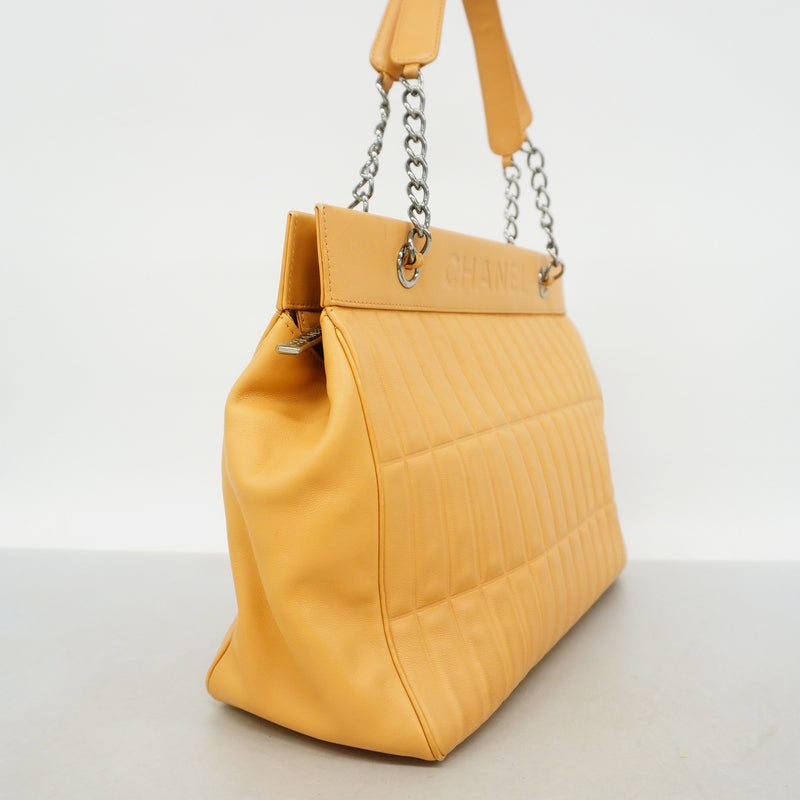 【6hc1961-k】シャネル チェーントート ラムスキン ベージュ シルバー金具【中古】レディース