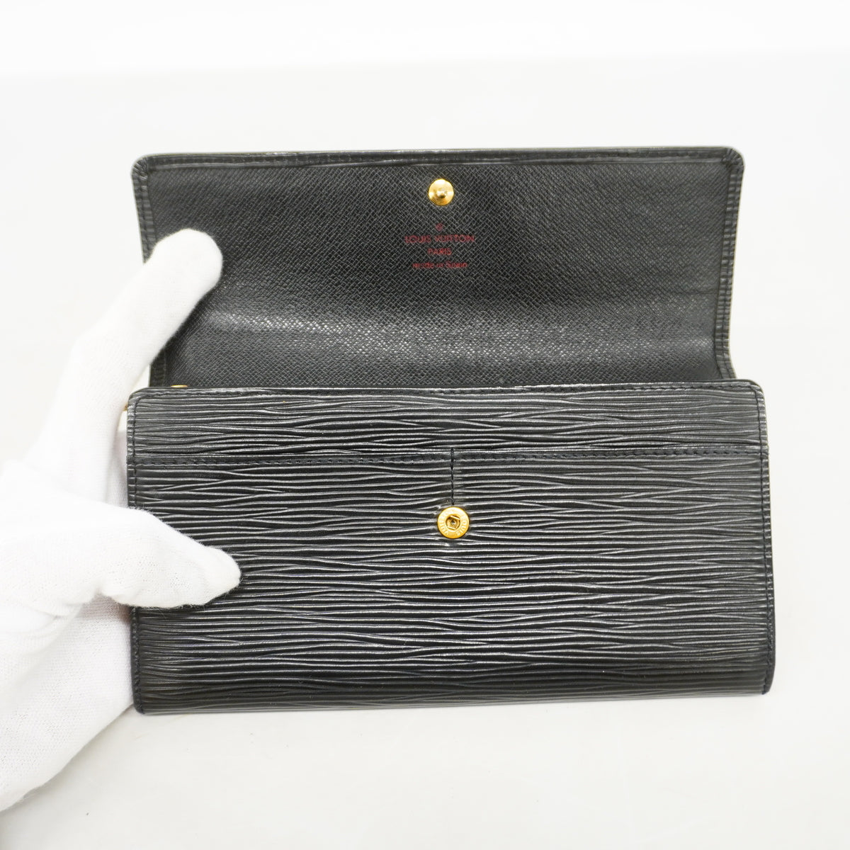 【6hc1968-k】ルイヴィトン 長財布 エピ ポルトモネクレディ M63592 ノワール【中古】レディース