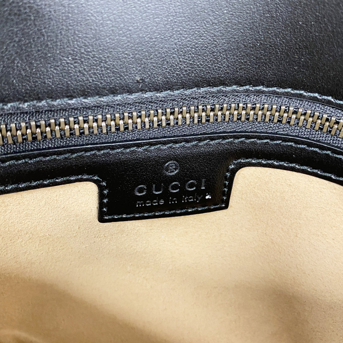 【6hc2028-k】グッチ ショルダーバッグ GGマーモント 443497 レザー ブラック ゴールド金具【中古】レディース