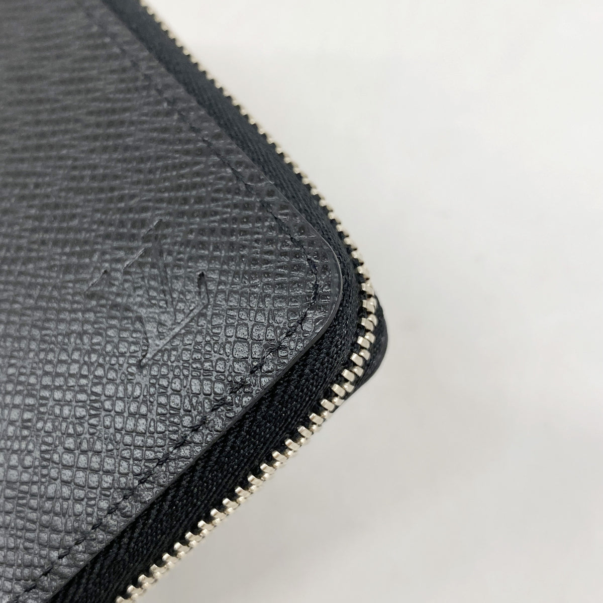 【6hc2033-k】ルイヴィトン コインケース タイガ ジッピーコインパース M32832 アルドワーズ【中古】メンズ