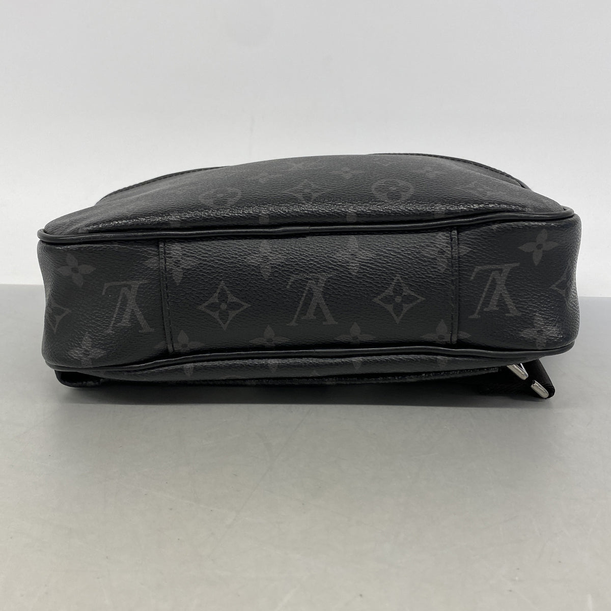 【6hc2132】ルイヴィトン ボディバッグ モノグラム・エクリプス バムバッグ M42906 ブラック【中古】メンズ