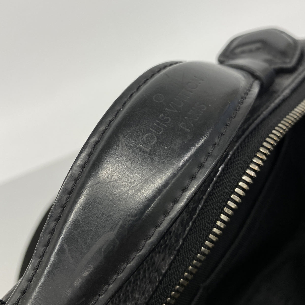 【6hc2132】ルイヴィトン ボディバッグ モノグラム・エクリプス バムバッグ M42906 ブラック【中古】メンズ