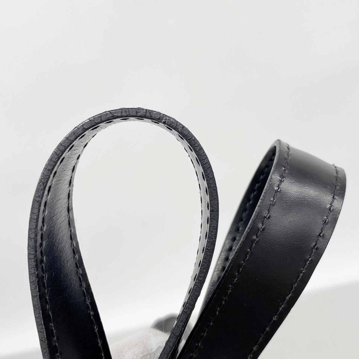 【6hc2172】ルイヴィトン ショルダーバッグ エピ リュサック M52282 ノワール【中古】レディース