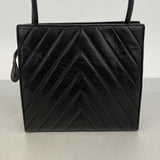【6hc2233-k】シャネル ショルダーバッグ Vステッチ ラムスキン ブラック ゴールド金具【中古】レディース