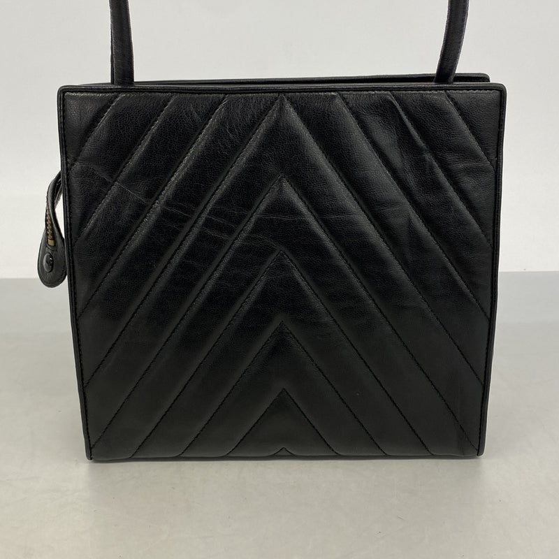 【6hc2233-k】シャネル ショルダーバッグ Vステッチ ラムスキン ブラック ゴールド金具【中古】レディース