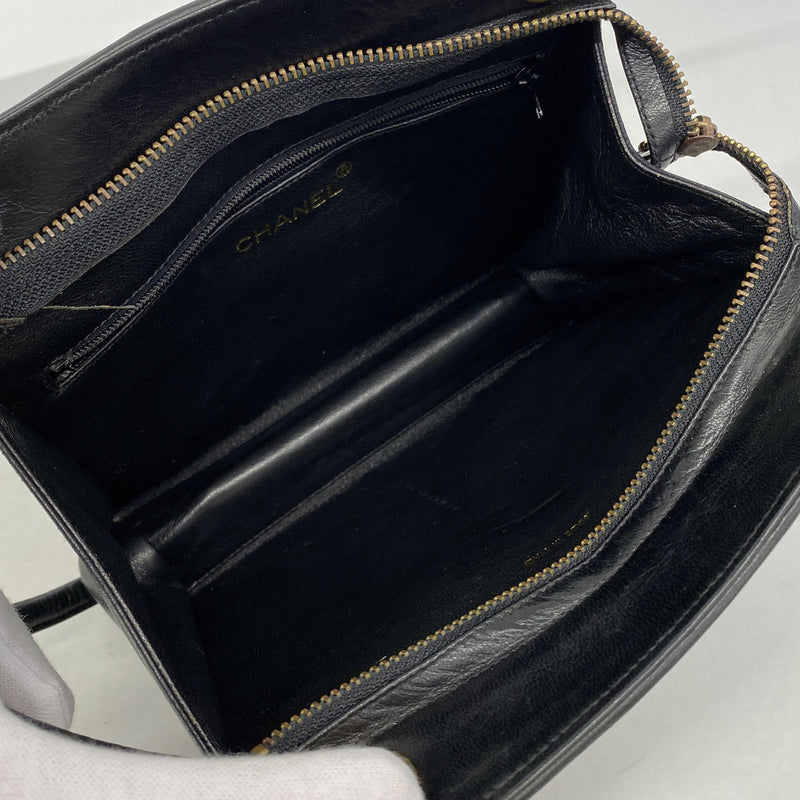 【6hc2233-k】シャネル ショルダーバッグ Vステッチ ラムスキン ブラック ゴールド金具【中古】レディース