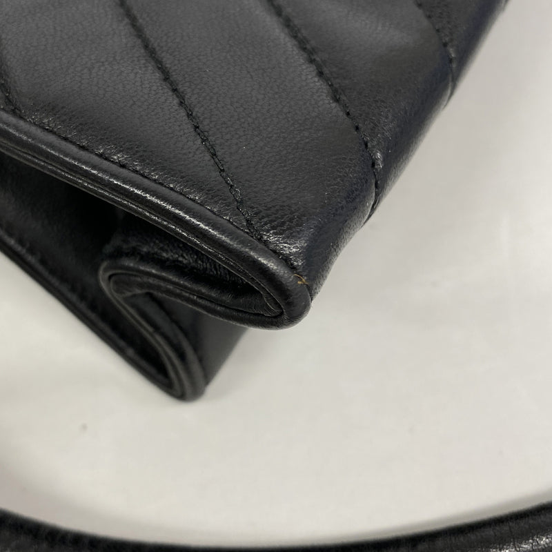 【6hc2233-k】シャネル ショルダーバッグ Vステッチ ラムスキン ブラック ゴールド金具【中古】レディース
