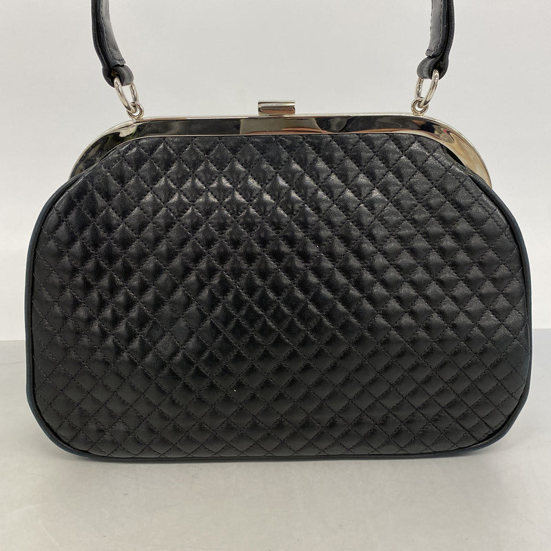 【6hc2392-k】シャネル ハンドバッグ マトラッセ がま口 ラムスキン ブラック シルバー金具【中古】レディース