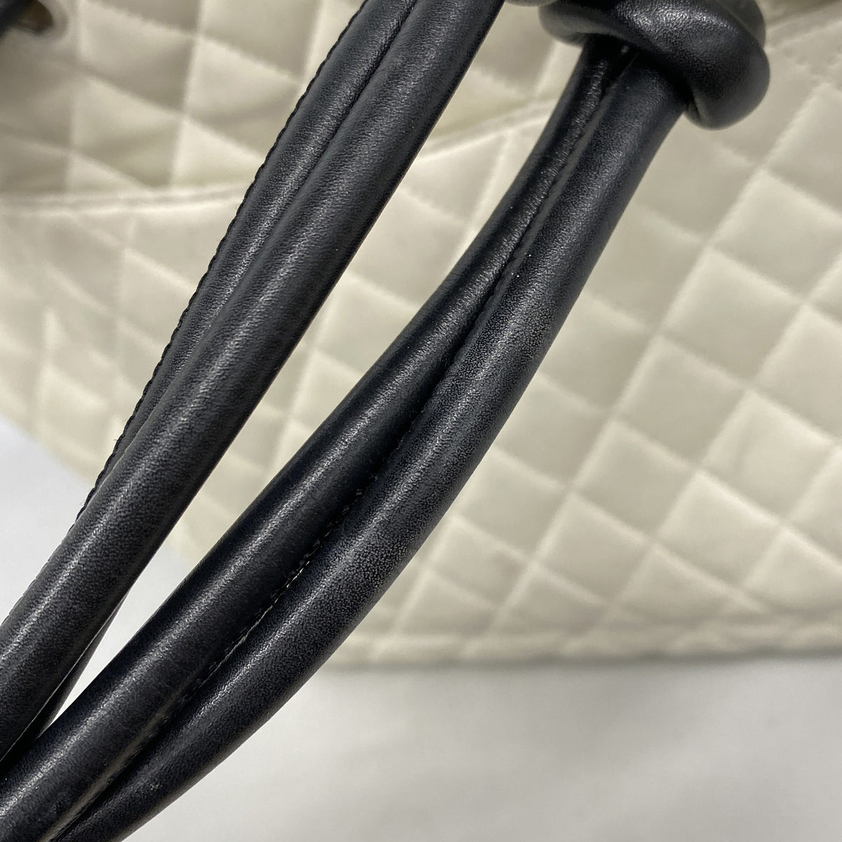 【6hc2394-k】シャネル トートバッグ カンボン ラムスキン パイソン ホワイト シルバー金具【中古】レディース