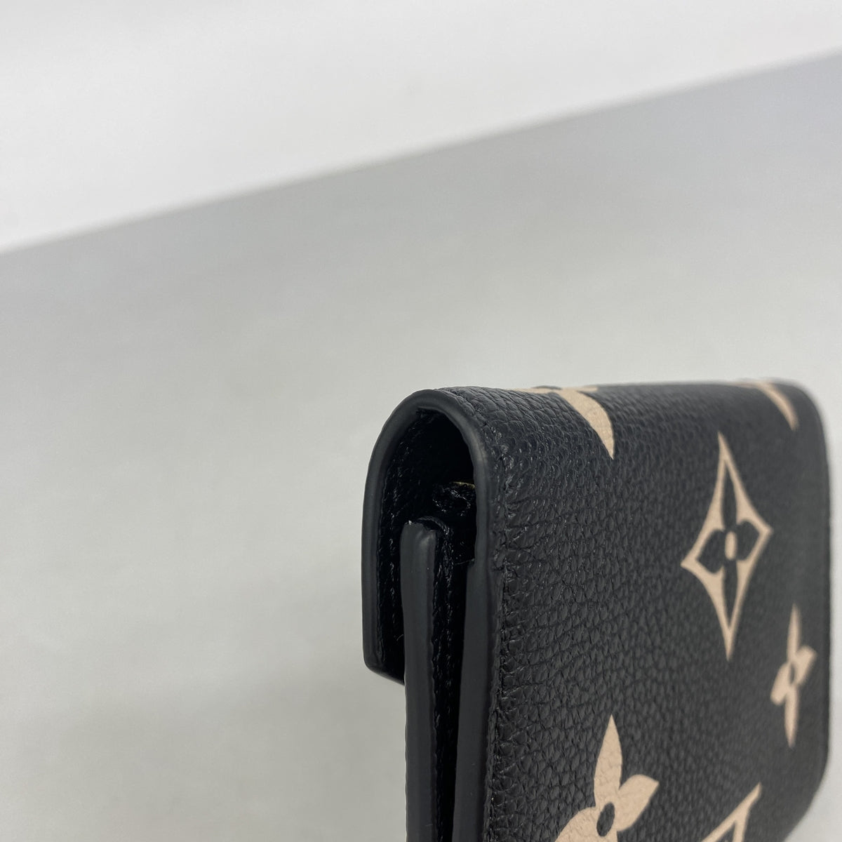 【6hc2397-k】ルイヴィトン 三つ折り財布 モノグラム・アンプラント バイカラー ポルトフォイユヴィクトリーヌ M80968 ブラック ベージュ【中古】レディース