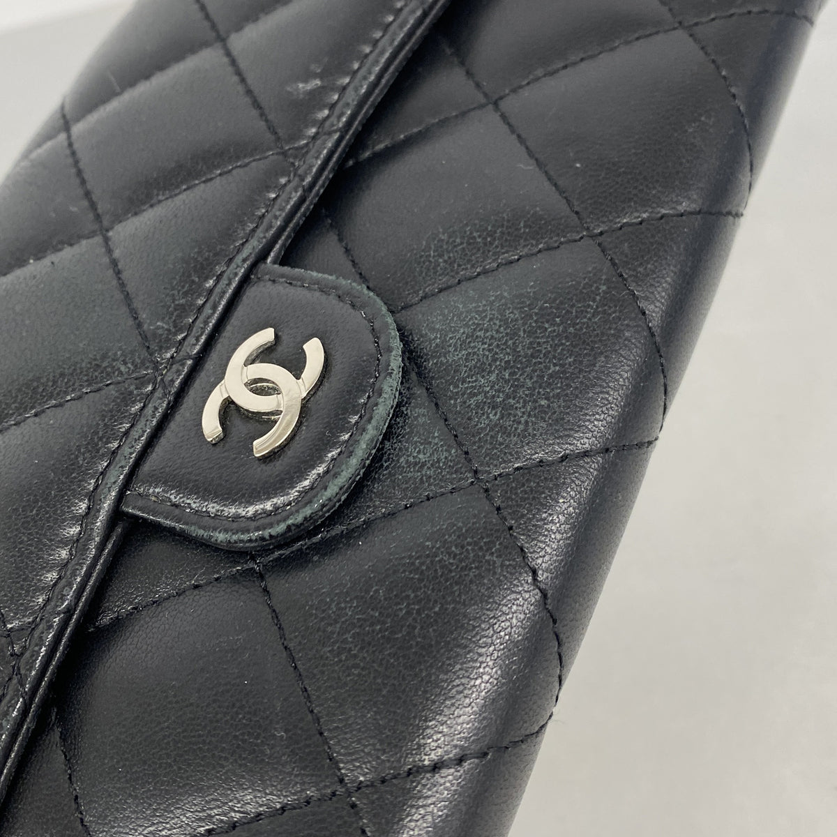 【6hc2429-k】シャネル 長財布 マトラッセ ラムスキン ブラック シルバー金具【中古】レディース