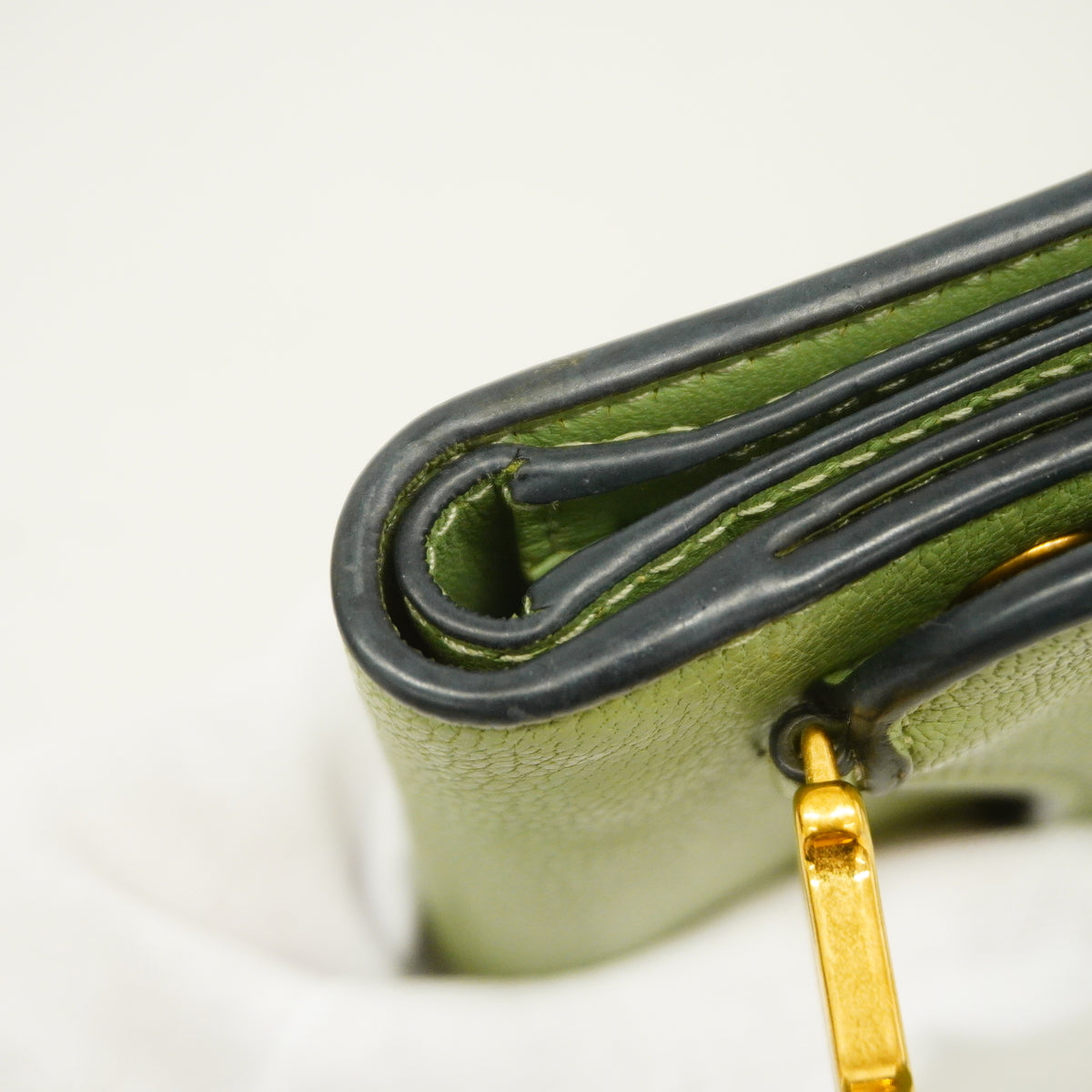 【6hc2598】クリスチャンディオール 三つ折り財布 サドル レザー モスグリーン ゴールド金具【中古】レディース