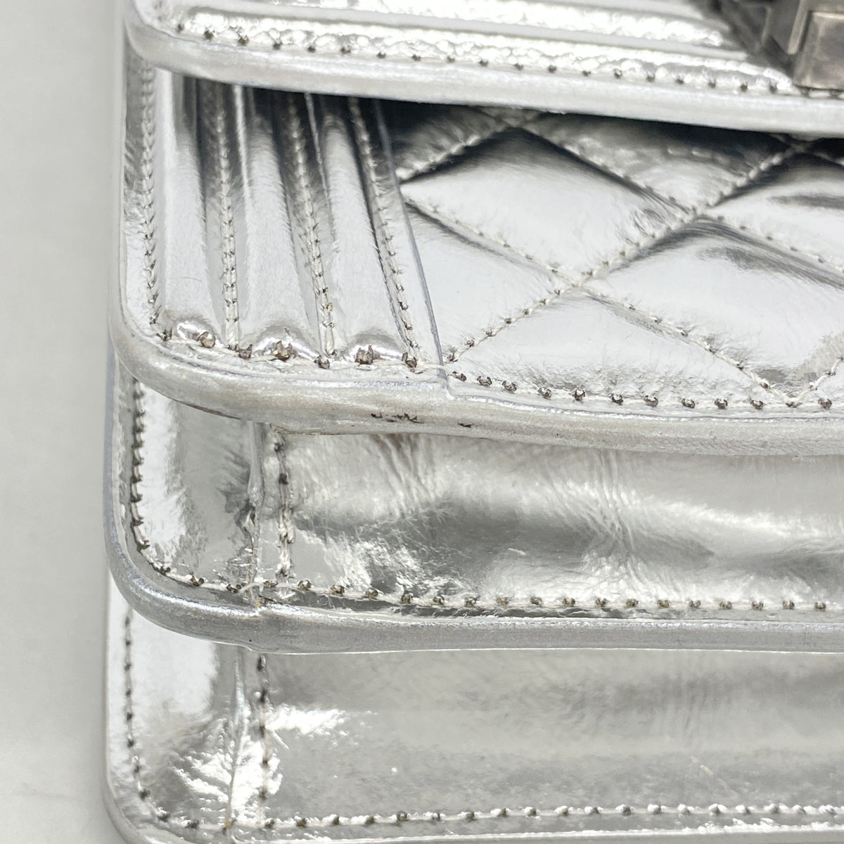 【6hc2641】シャネル ショルダーバッグ ボーイシャネル チェーンショルダー ラムスキン シルバー シルバー金具【中古】レディース