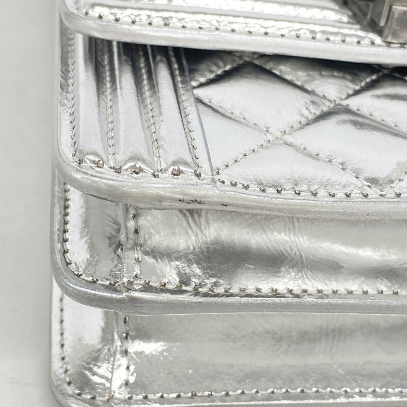 【6hc2641】シャネル ショルダーバッグ ボーイシャネル チェーンショルダー ラムスキン シルバー シルバー金具【中古】レディース