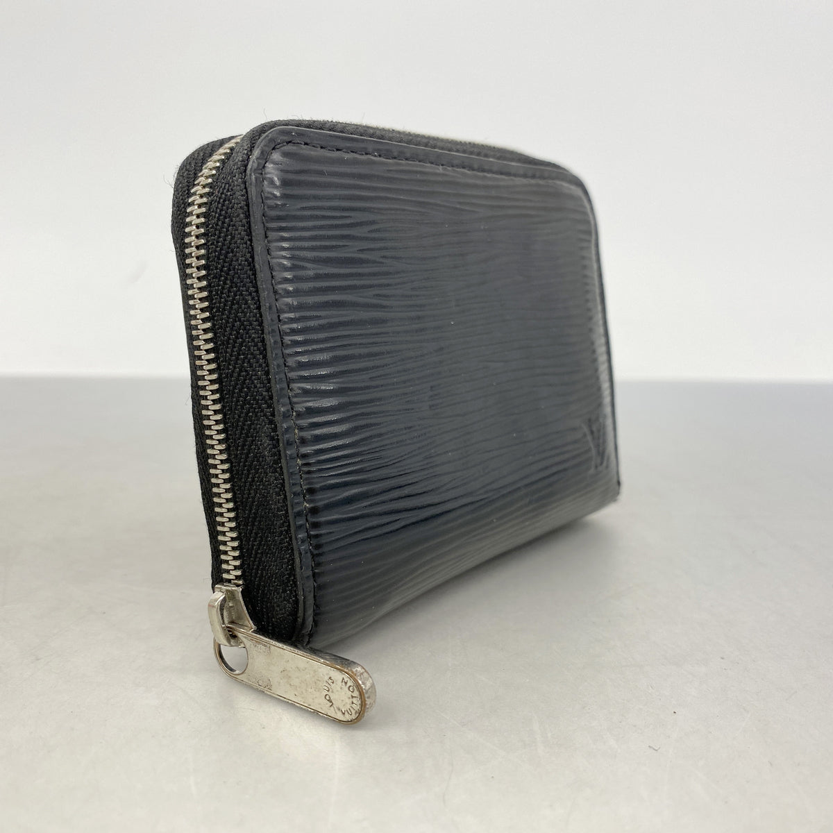 【6hc2706】ルイヴィトン コインケース エピ ジッピコインパース M60152 ノワール【中古】メンズ レディース ユニセックス