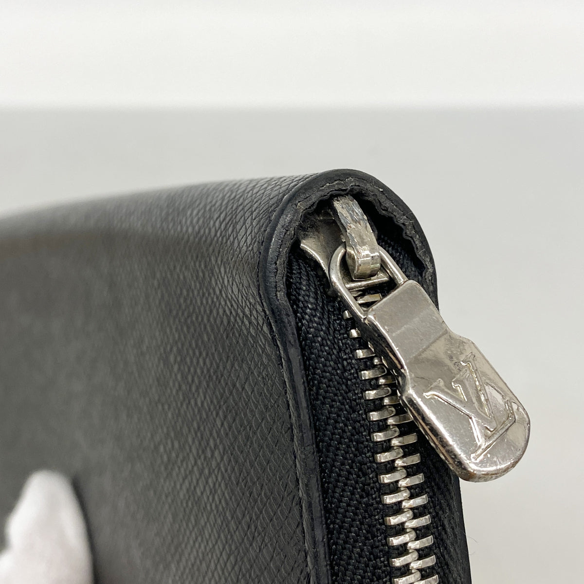 【6hc2744】ルイヴィトン 長財布 タイガ ジッピーオーガナイザーNM M30056 アルドワーズ【中古】メンズ