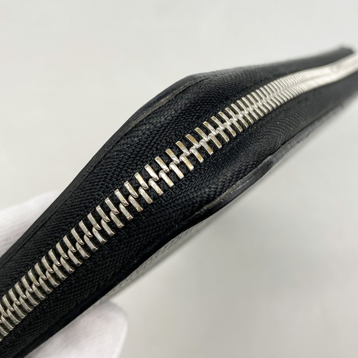 【6hc2744】ルイヴィトン 長財布 タイガ ジッピーオーガナイザーNM M30056 アルドワーズ【中古】メンズ