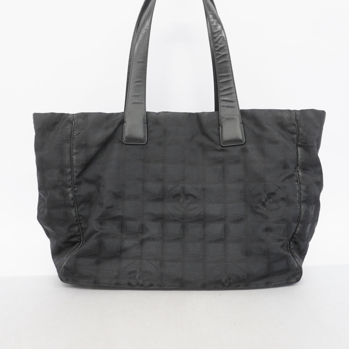 【6hc2753】シャネル トートバッグ ニュートラベル ナイロン ブラック シャンパンゴールド金具【中古】レディース