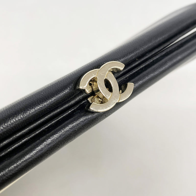 【6hc2765-k】シャネル クラッチバッグ ラムスキン ブラック アイボリー シャンパンゴールド金具【中古】メンズ レディース ユニセックス