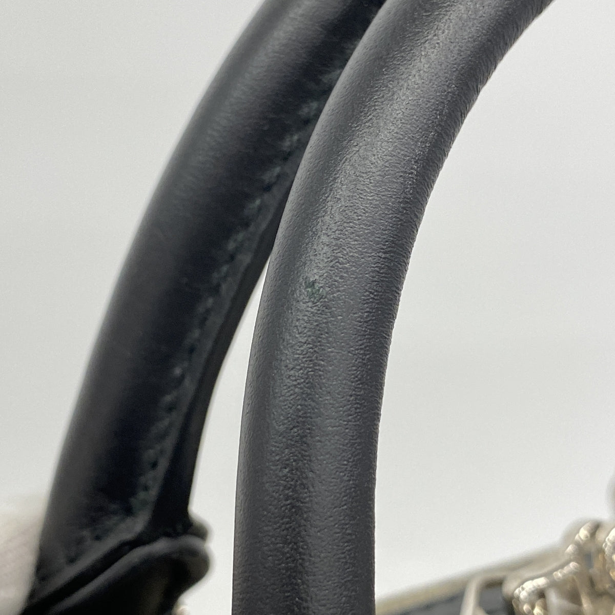 【6hc2795-k】グッチ ブリーフケース GGスプリーム 406384 PVC ベージュ ブラック シルバー金具 2wayバッグ【中古】メンズ