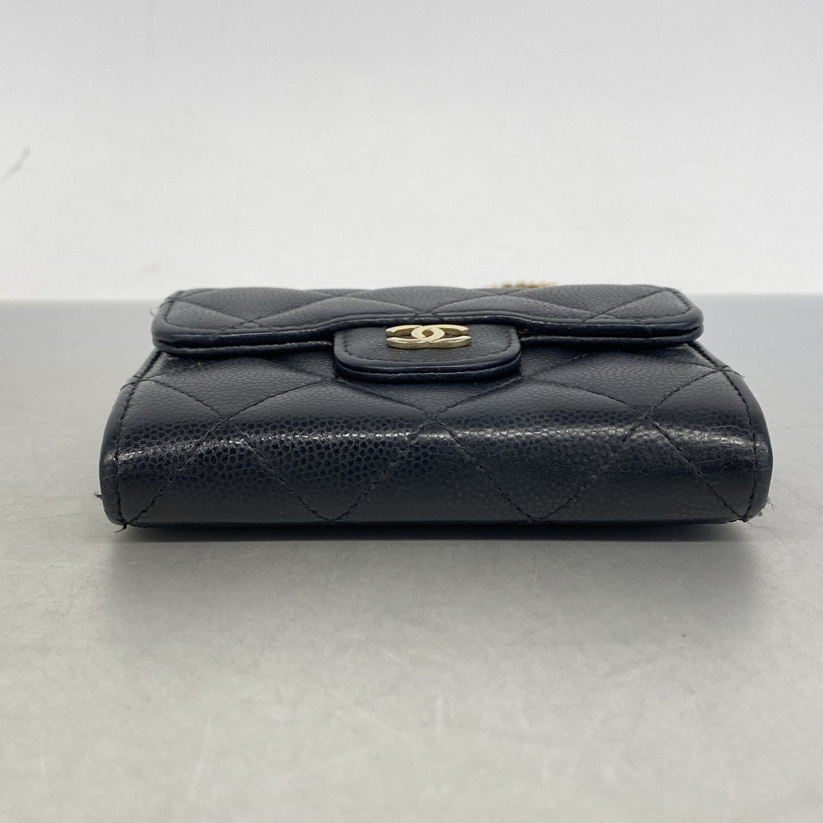 【6hc2825-k】シャネル ショルダーバッグ マトラッセ チェーンショルダー キャビアスキン ブラック ゴールド金具【中古】レディース
