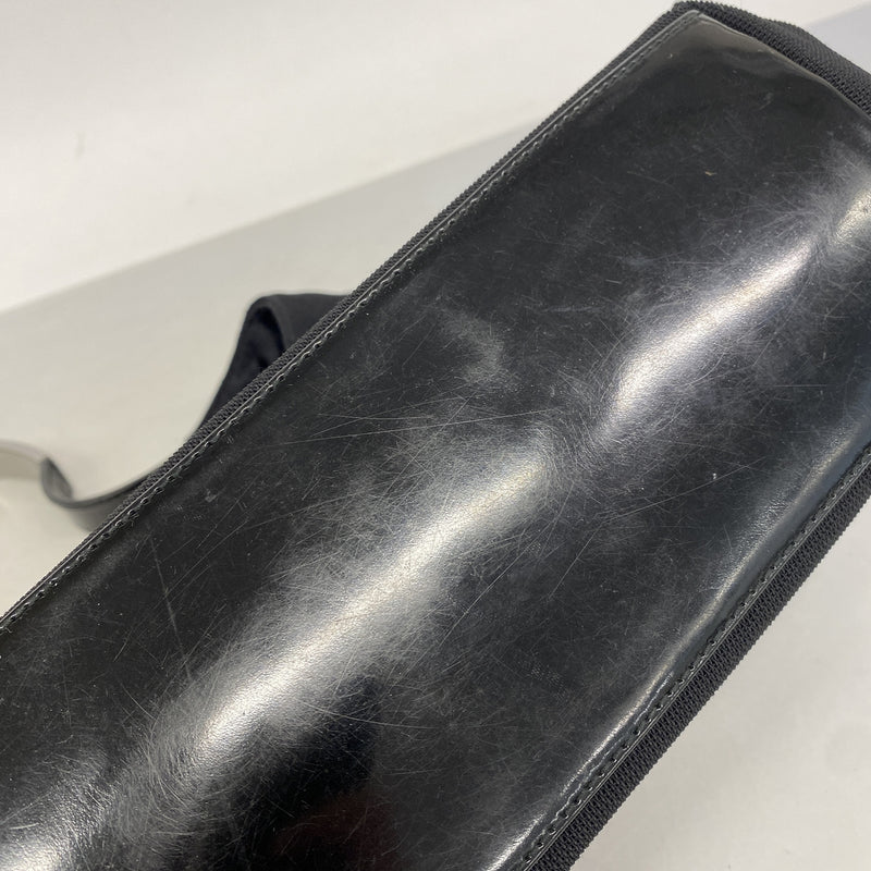 【6hc2837】グッチ ショルダーバッグ 001 3297 キャンバス ブラック シルバー金具【中古】レディース