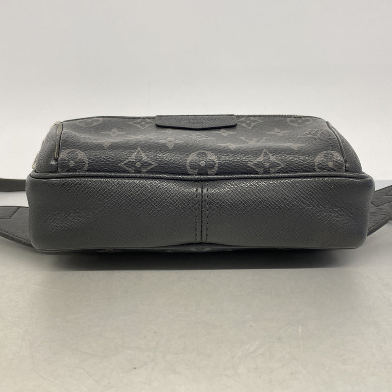 【6hc2853】ルイヴィトン ボディバッグ タイガラマ バムバッグアウトドア M30245 ブラック【中古】メンズ