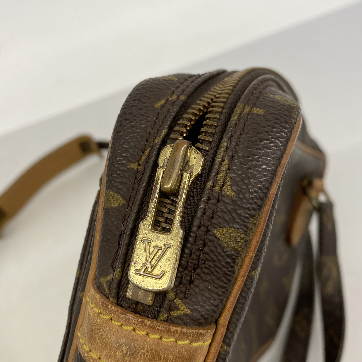 【6hc2872】ルイヴィトン ショルダーバッグ モノグラム ポシェットマルリーバンドリエール M51828 ブラウン【中古】レディース