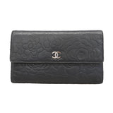 【6hc2875】シャネル 三つ折り長財布 カメリア ラムスキン ブラック シルバー金具【中古】レディース