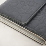 【6hc2875】シャネル 三つ折り長財布 カメリア ラムスキン ブラック シルバー金具【中古】レディース