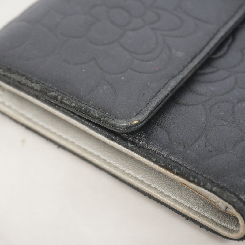 【6hc2875】シャネル 三つ折り長財布 カメリア ラムスキン ブラック シルバー金具【中古】レディース