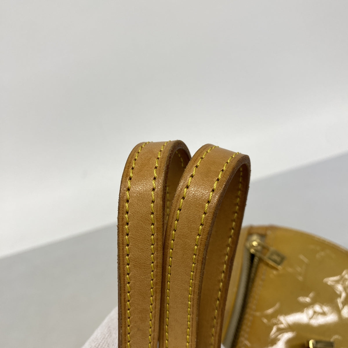 【6hd2951】ルイヴィトン ハンドバッグ ヴェルニ ベッドフォード M91329 ベージュ【中古】レディース