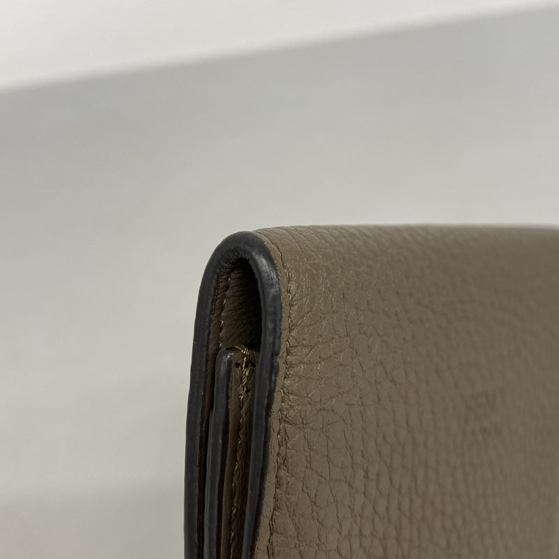 【6hd3008】フェンディ 名刺入れ ピーカブー レザー ブラウン シルバー金具【中古】メンズ レディース ユニセックス