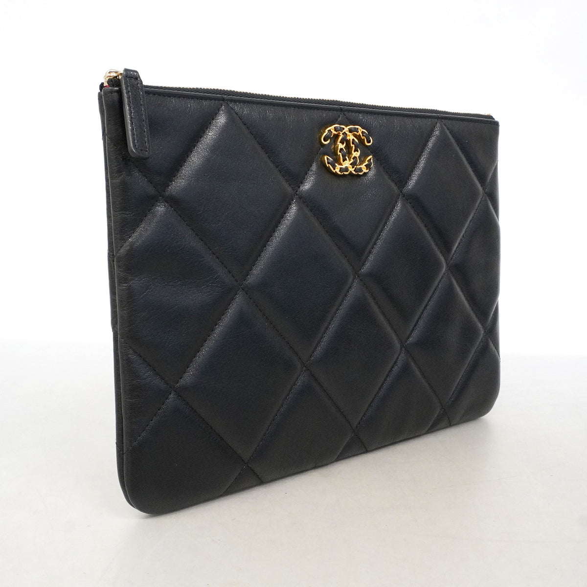 【6hd3052-k】シャネル クラッチバッグ シャネル19 ラムスキン ブラック ゴールド金具【中古】レディース