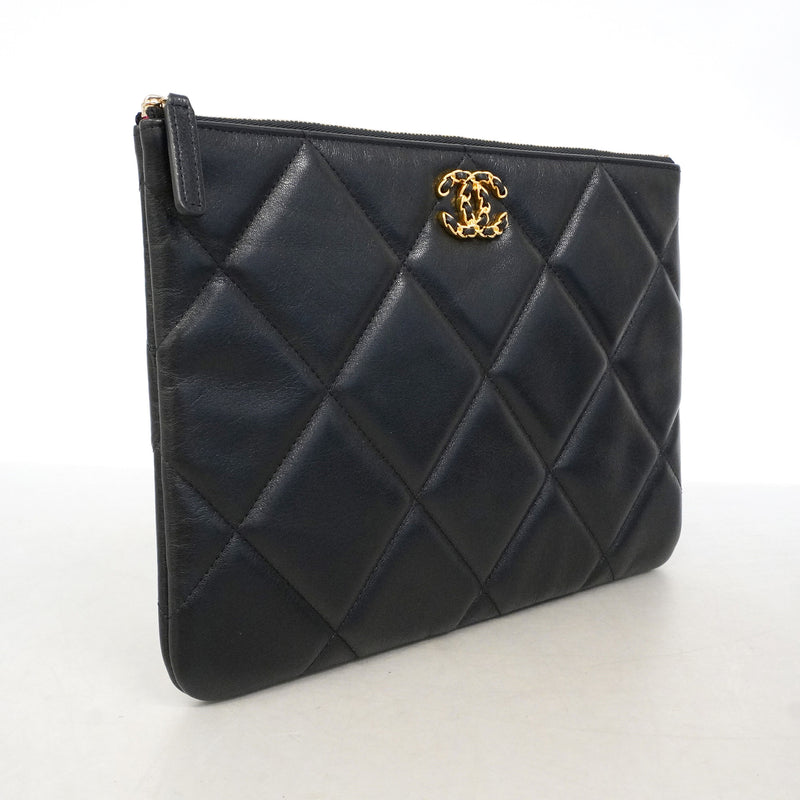 【6hd3052-k】シャネル クラッチバッグ シャネル19 ラムスキン ブラック ゴールド金具【中古】レディース