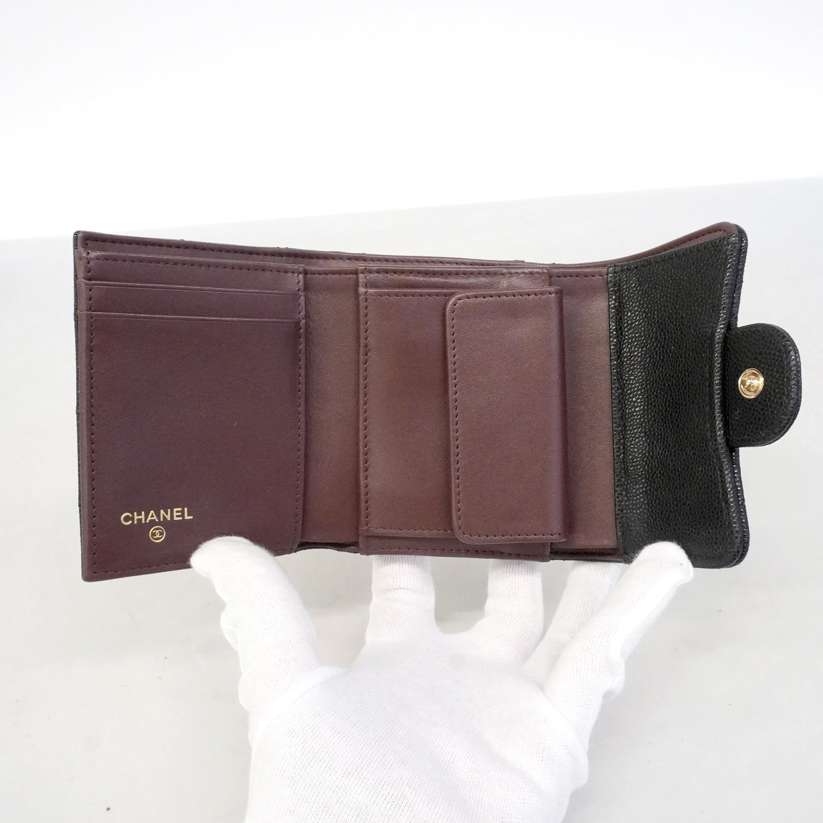 【6hd3053-k】シャネル 三つ折り財布 マトラッセ キャビアスキン ブラック シャンパンゴールド金具【中古】レディース