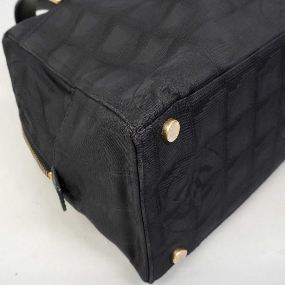 【6hd3055-k】シャネル ハンドバッグ ニュートラベル ナイロン ブラック ゴールド金具【中古】レディース