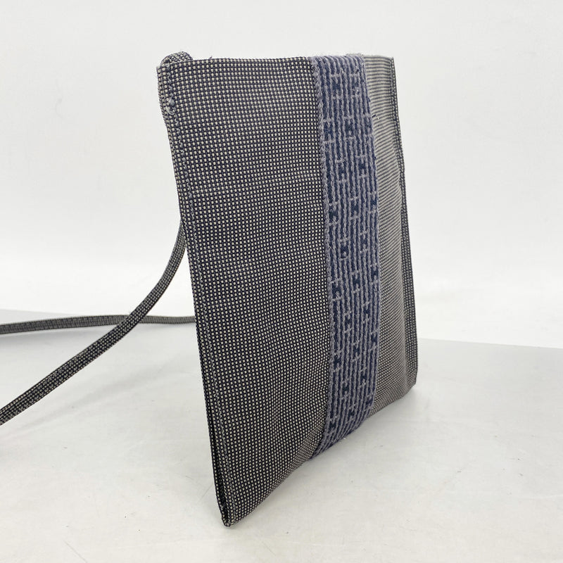 【6hd3068】エルメス ショルダーバッグ エールラインポシェット ナイロン グレー【中古】レディース