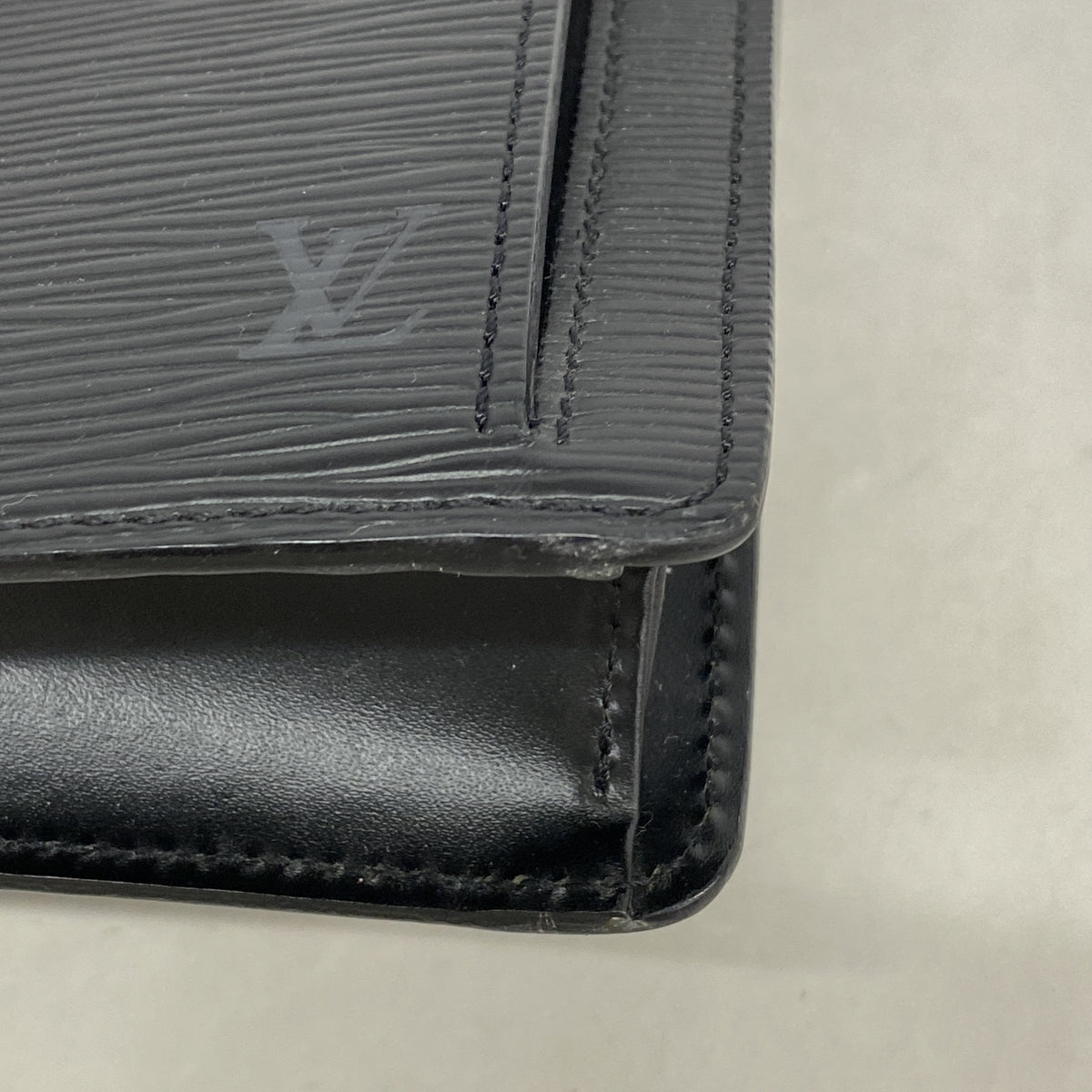 【6hd3093】ルイヴィトン クラッチバッグ エピ ポシェットセリエドラゴンヌ M52612 ノワール【中古】メンズ