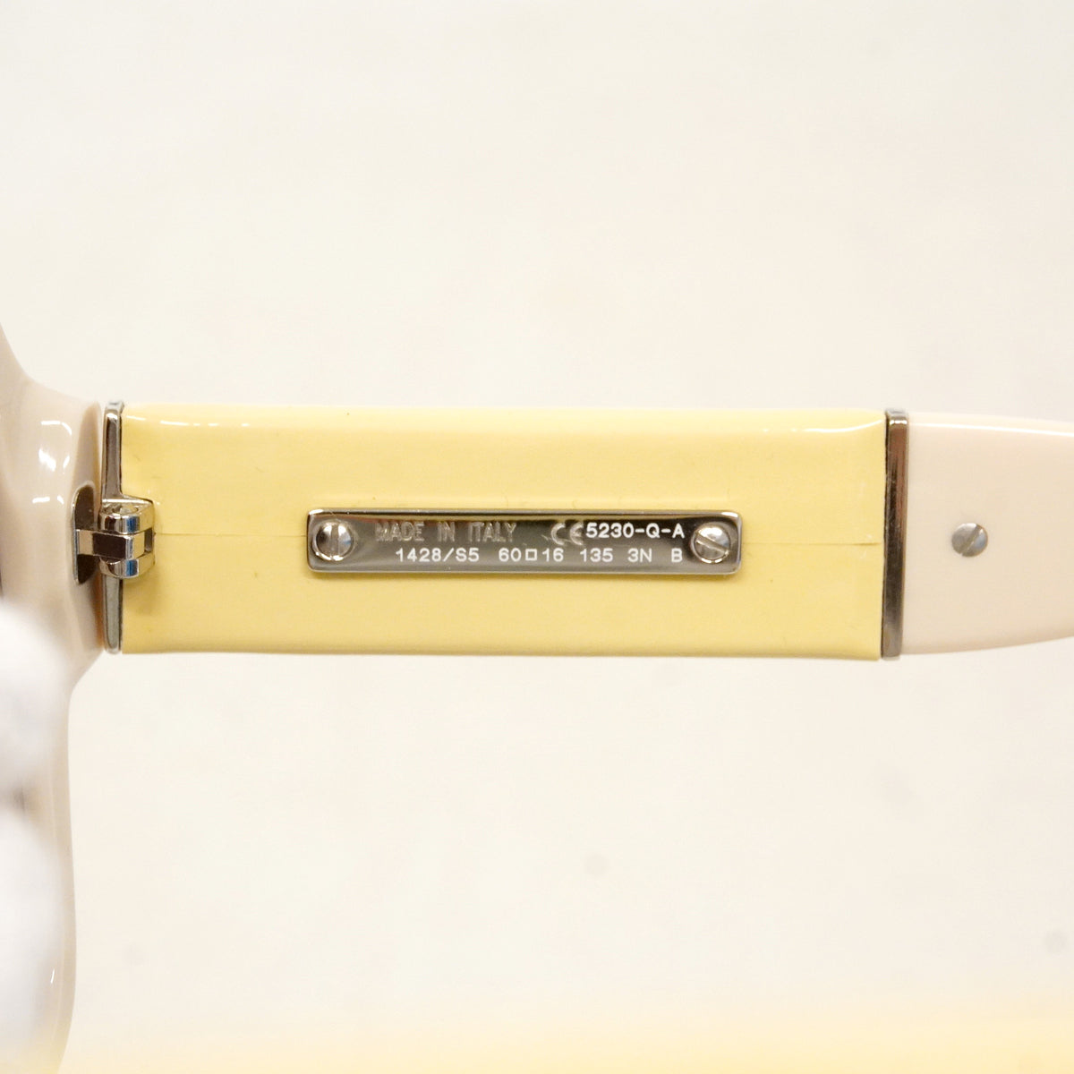 【6hd3109】シャネル サングラス 5230-Q-A プラスチック ベージュ シルバー金具【中古】レディース