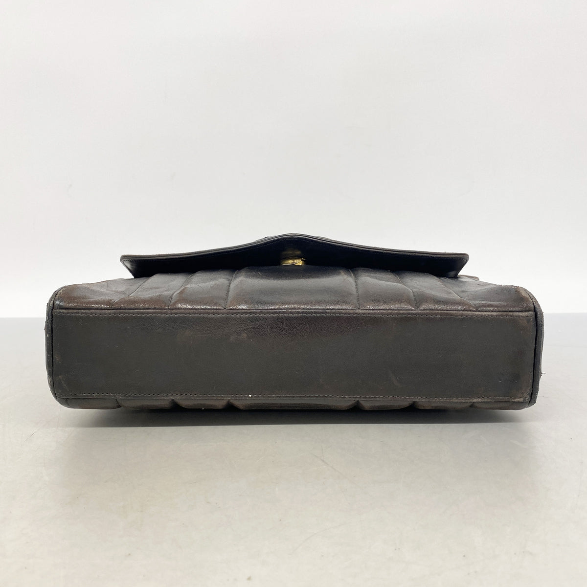 【6hd3120】シャネル ショルダーバッグ ラムスキン ブラック ゴールド金具【中古】レディース