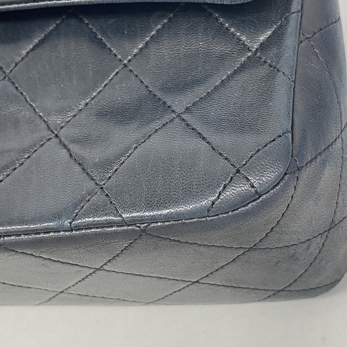 【6hd3232】シャネル ショルダーバッグ マトラッセ Wフラップ Wチェーン ラムスキン ブラック ゴールド金具【中古】レディース