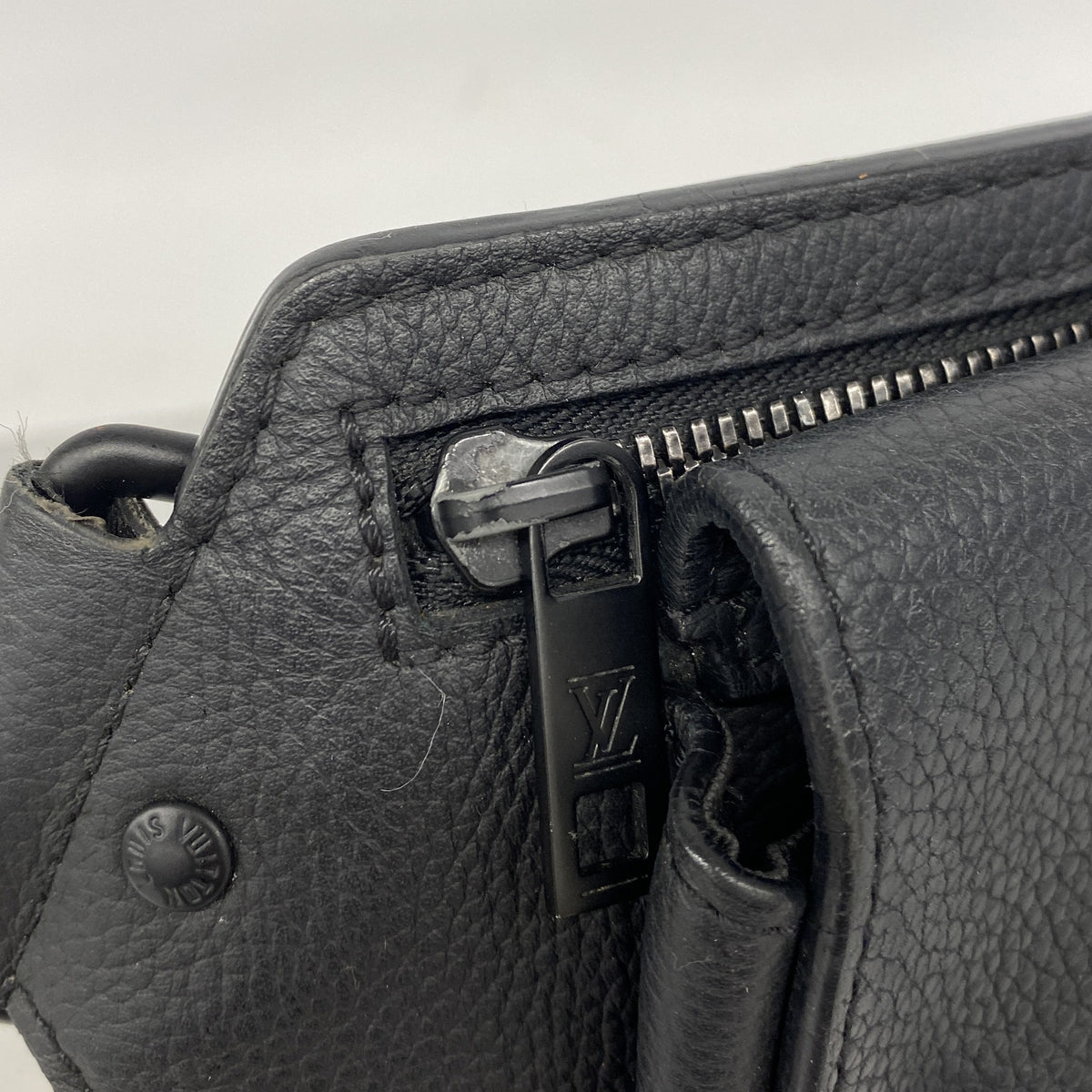【6hd3247】ルイヴィトン ウエストバッグ LVアロエグラム テイクオフスリング M57081 ノワール【中古】メンズ