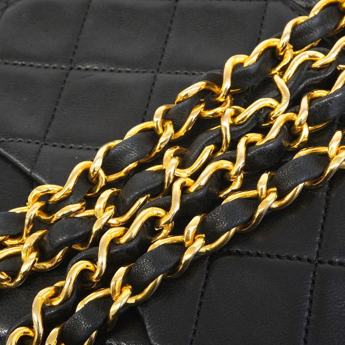 【6hd3263】シャネル ショルダーバッグ マトラッセ Wフラップ Wチェーン ラムスキン ブラック ゴールド金具【中古】レディース